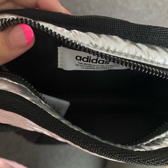 Adidas Crossbody/ Fanty Pack - Picture 4 of 5